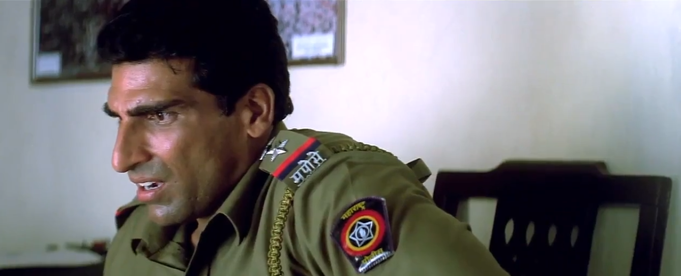 सरफरोश वो फिल्म रही, जिसमें मुकेश एक पॉज़िटिव रोल में दिखाई दिए और जनता ने उन्हें काफी पसंद किया. इंस्पेक्टर सलीम उनके सबसे शानदार और यादगार किरदारों में से एक है. 