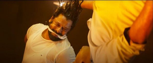 कैमरा और दिमाग, दोनों घुमाके रखने वाला सीन. फोटो - टीज़र cobra teaser