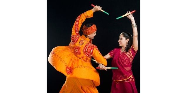 बाइनरी स्टार को दर्शाता डांडिया नृत्य.