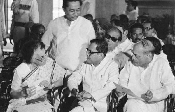 इंका के गठन के समय प्रणव मुखर्जी और नरसिंह राव इंदिरा गांधी के प्रमुख सिपहसालार हुआ करते थे.