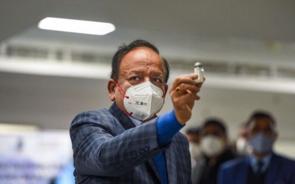 AIIMS में इस मौके पर केंद्रीय स्वास्थ्यमंत्री भी मौजूद रहे. फोटो- PTI Dr Harsh Vardhan
