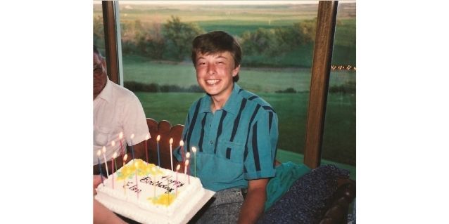 इलॉन लोगों की गलतियां सही करते थे, लोग नापसंद करते थे. 