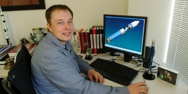 साइंस फिक्शन पढ़ने से स्पेस में गहरी रुचि जागी. 