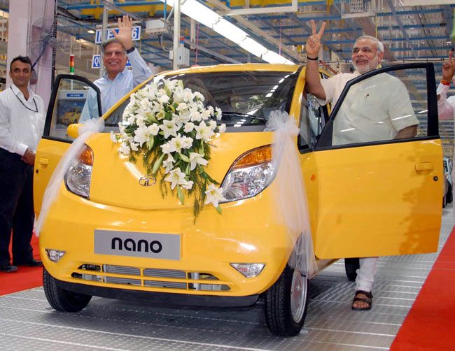 Narendra Modi And Ratan Tata On Nano Unveil