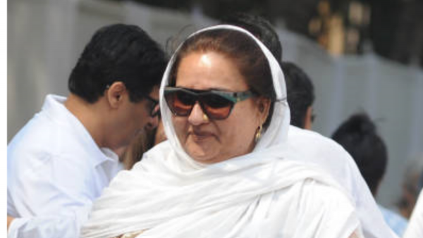 Reena Roy (2)