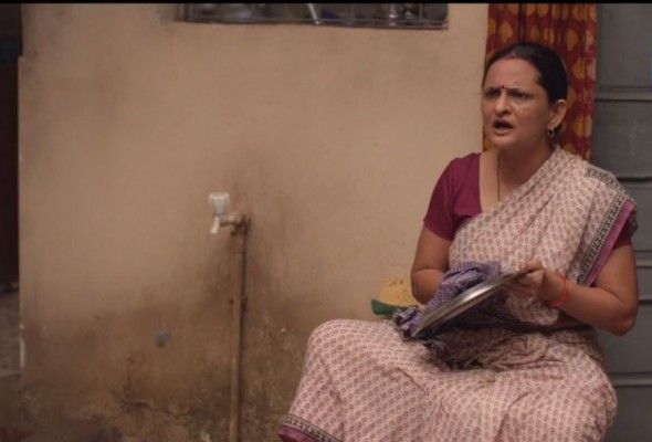 गीतांजली कुलकर्णी यानी शांति मिश्रा. गीतांजली कुलकर्णी यानी शांति मिश्रा.