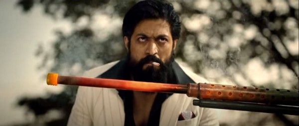 इस गन की नली जितना ही गर्म है ये टीज़र. फोटो - टीज़र Yash In Kgf Chapter 2 Teaser