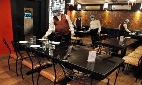 लल्लन का रेस्टोरेंट, छोटे शहर का बड़ा रेस्टोरेंट है. इसलिए उसकी मोनोपॉली भी है. हालांकि ये तस्वीर और लल्लन का रेस्टोरेंट दोनों सांकेतिक हैं. (तस्वीर: PTI)