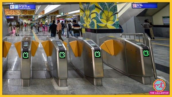 मेट्रो के AFC गेट जिनपर मेट्रो कार्ड लगाकर आपको एंट्री मिलती है. Metro Gate Pti