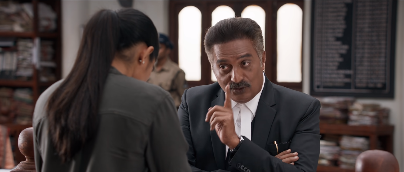 सत्य देव के विरोधी वकील नंदा के रोल में प्रकाश राज.