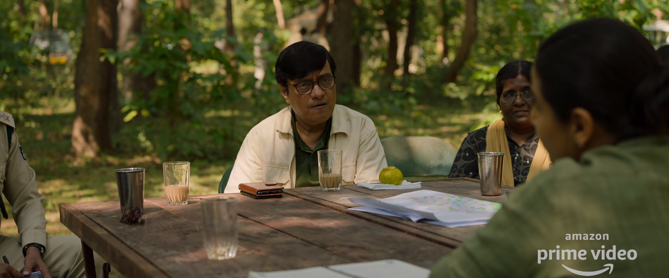 विद्या के सीनियर बंसल के रोल में बृजेंद्र काला. विद्या के सीनियर बंसल के रोल में बृजेंद्र काला.