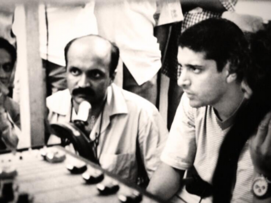 'दिल चाहता है' फ़रहान अख्तर की बतौर डायरेक्टर पहली फ़िल्म थी. 