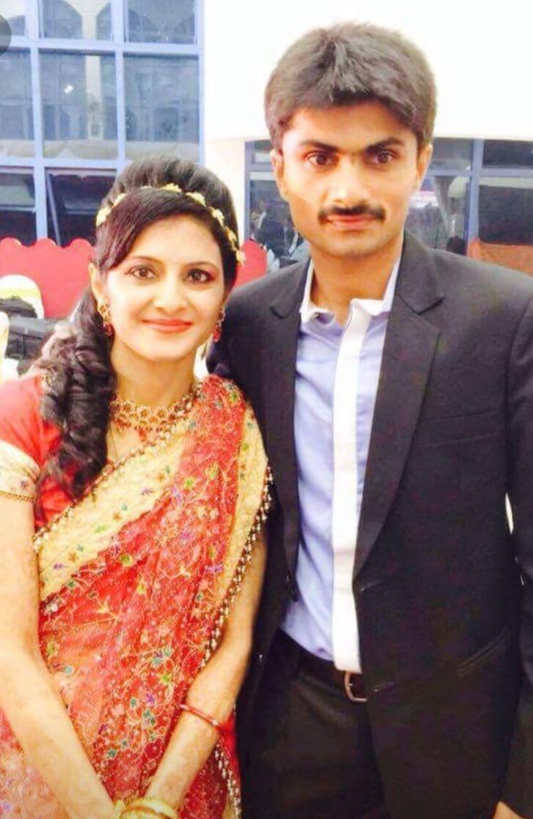 Ritu Suhas अपने पति L Y Suhas के साथ . LY Suhas गौतमबुद्ध नगर के डीएम हैं. (फोटो: विशेष प्रबंध) Ritu Suhas अपने पति L Y Suhas के साथ . LY Suhas गौतमबुद्ध नगर के डीएम हैं. (फोटो: विशेष प्रबंध)