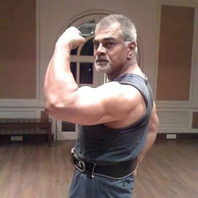 71 वर्षीय शरत सक्सेना.