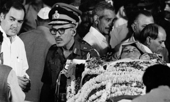 इंदिरा गांधी की शव यात्रा