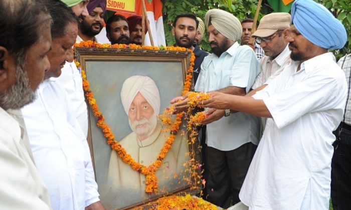 तस्वीर 2012 की है. बेअंत सिंह की पुण्य तिथि मनाते ऑल इंडिया टेरेरिस्ट फ़्रंट के सदस्य.