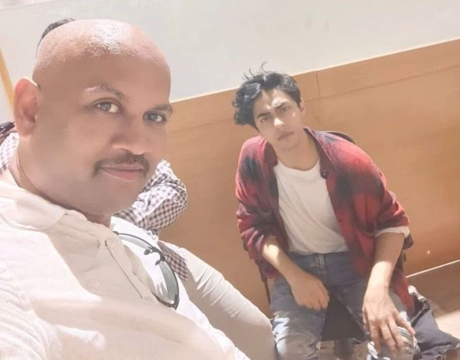 आर्यन खान के साथ किरण गोसावी की वायरल सेल्फी.