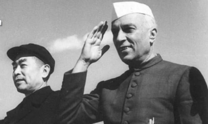 झोऊ एनलाई और नेहरु. फोटो सोर्स इंडिया टुडे