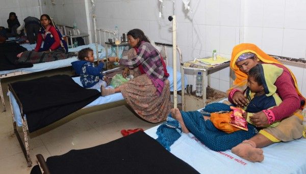 ये बीमारी सांस, हवा या ड्रॉपलेट इन्फेक्शन के ज़रिए फैलती है ये बीमारी सांस, हवा या ड्रॉपलेट इन्फेक्शन के ज़रिए फैलती है