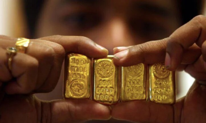 सोने के बिस्किट्स (फ़ोटो क्रेडिट - Reuters)