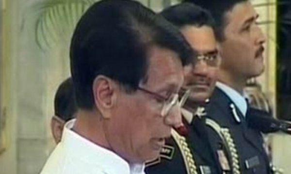 कैबिनेट मंत्री पद की शपथ लेते अजीत सिंह(फोटो सोर्स- आज तक)