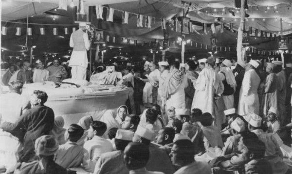 1929 में नेहरू कांग्रेस के अध्यक्ष चुने गए और पूर्ण स्वराज का आह्वान किया (तस्वीर: Wikimedia Commons) Untitled Design (4)