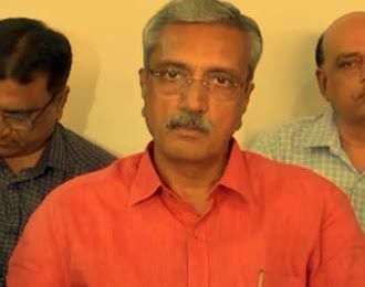 गुजरात अधीनस्थ सेवा चयन बोर्ड के अध्यक्ष असित वोरा. 