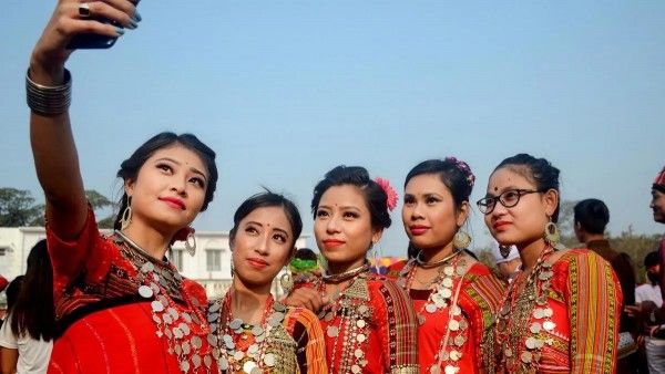 भारत में पहली बार महिलाओं का अनुपात पुरुषों से अधिक हुआ है. तस्वीर- आजतक