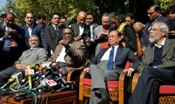 भारत के इतिहास में ये पहला मौक़ा था जब सुप्रीम कोर्ट के किसी जज ने प्रेस कांफ्रेंस की हो (फोटो सोर्स - reuters)