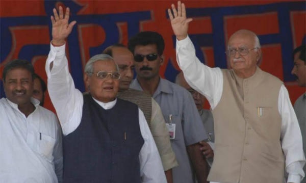 अटल 1984 का चुनाव हार गए थे जबकि आडवाणी ने अपना पहला लोकसभा चुनाव 1989 में लड़ा 