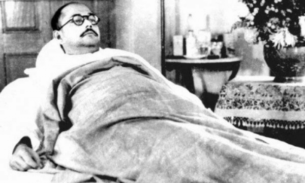 जेल से घर आने के बाद भी नेताजी बीमार पड़े थे (फोटो सोर्स -आज तक)