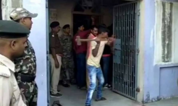 मुज़फ्फरपुर शेल्टर होम केस में बिहार सरकार में मंत्री रहीं मंजू वर्मा जब 3 महीने तक फरार रहीं तब उनके घर की कुर्की की गई थी (प्रतीकात्मक फोटो साभार - ANI)