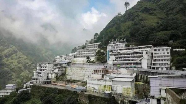जम्मू स्थित वैष्णो देवी मंदिर जम्मू स्थित वैष्णो देवी मंदिर
