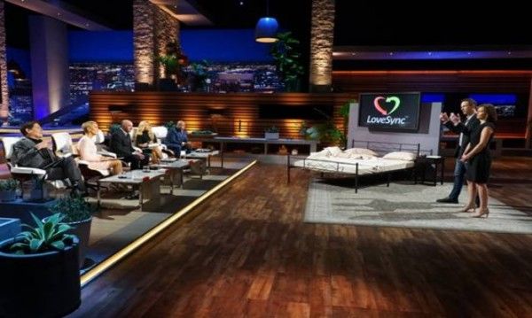 अमेरिका में शार्क टैंक (photo Source Aajtak) अमेरिका में शार्क टैंक (photo Source Aajtak)