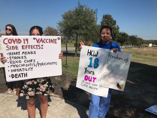 Covid Vaccine के बारे में इस तरह की अफवाहें भी फैलाई जा रही हैं कि इससे नपुंसकता होती है और दिल का दौरा पड़ता है. (फोटो: सोशल मीडिया) Covid Vaccine के बारे में इस तरह की अफवाहें भी फैलाई जा रही हैं कि इससे नपुंसकता होती है और दिल का दौरा पड़ता है. (फोटो: सोशल मीडिया)