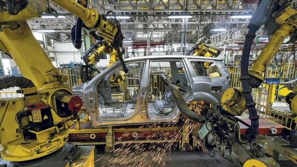 कार मैन्युफैक्चरिंग की सांकेतिक तस्वीर ( साभार: आजतक) Manufcaturing1
