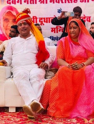 अजमेर ज़िला प्रमुख सुशील कंवर पलाड़ा और भंवर सिंह पलाड़ा (तस्वीर - फेसबुक) भंवर सिंह पलाड़ा