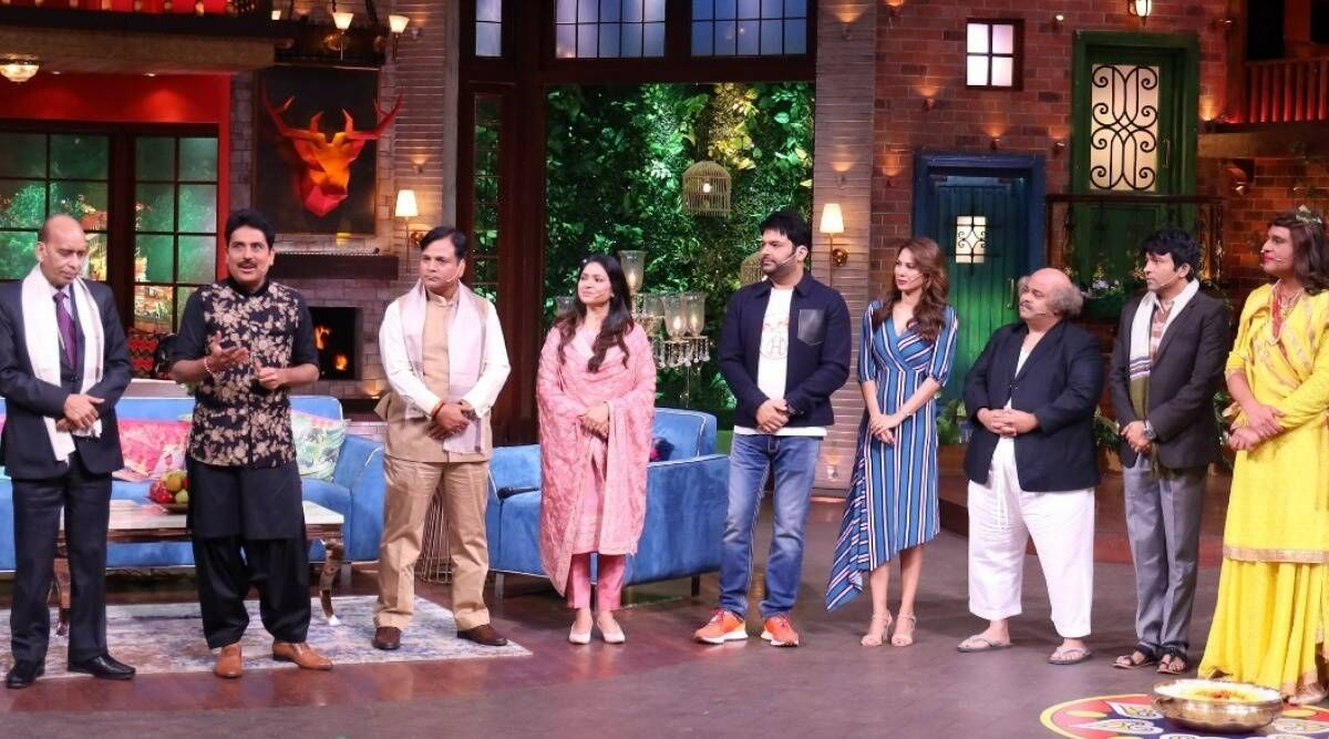 कपिल शर्मा के शो पर पहुंचे शैलेश लोढ़ा (प्रिंटेड नेहरु जैकेट में). कपिल शर्मा के शो पर पहुंचे शैलेश लोढ़ा (प्रिंटेड नेहरु जैकेट में).