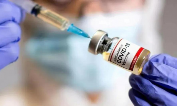 भारत में Covaxin और Covishield को सबसे पहले मंजूरी मिली थी और वैक्सीनेशन अभियान में इन्हीं की डोज़ दी गई हैं (प्रतीकात्मक फोटो - आज तक) भारत में Covaxin और Covishield को सबसे पहले मंजूरी मिली थी और वैक्सीनेशन अभियान में इन्हीं की डोज़ दी गई हैं (प्रतीकात्मक फोटो - आज तक)
