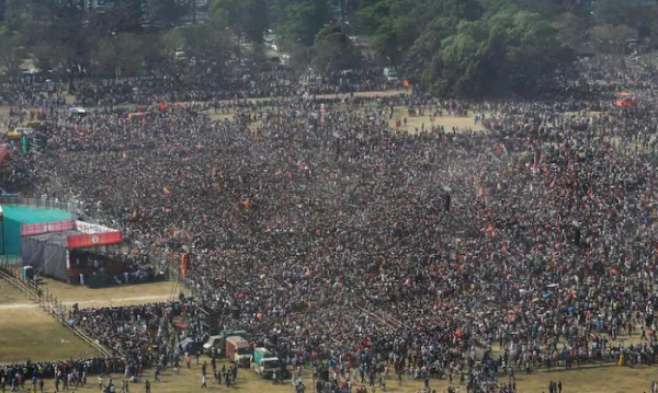 मोदी की बंगाल रैली में उमड़ी भीड़ (फोटो सोर्स- PTI)