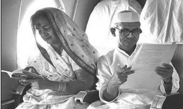 लाल बहादुर शास्त्री और उनकी पत्नी ललिता शास्त्री (फ़ाइल फोटो) Untitled Design (8)