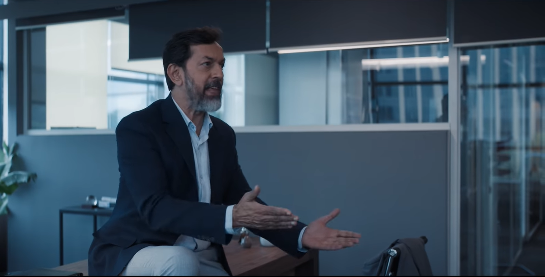 फिल्म के एक सीन में रजत कपूर. हालांकि ये वो सीन नहीं है, जिसका ज़िक्र हमने ऊपर किया था.