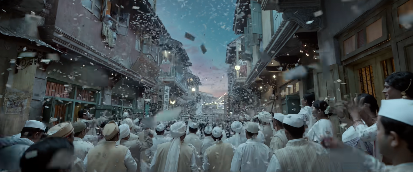 फिल्म 'गंगूबाई काठियावाड़ी' के सबसे आखिरी लम्हों की तस्वीर. ऐसा ही सीन में हमें भंसाली की ही फिल्म 'राम लीला' में भी देखने को मिला था. 