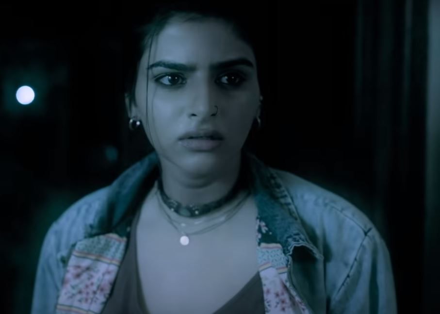 डेब्यू परफॉरमेंस के हिसाब से अवंतिका की परफॉरमेंस डिलीवर कर देती हैं. फोटो - यूट्यूब ट्रेलर साथ ही भाग्यश्री की बेटी अवंतिका दसानी ने भी ‘मिथ्या’ से अपने एक्टिंग करियर की शुरुआत की है