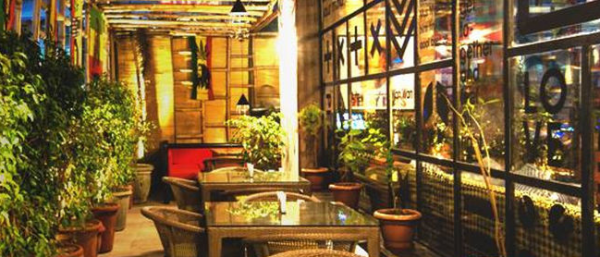 लोगों ने ट्विटर पर लिखा, 'जितना फैंसी रेस्त्रां, उतने खोखले लोग' (तस्वीर - ज़ोमैटो) रास्ता रेस्त्रां, गुरुग्राम