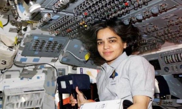 स्पेस शटल में कल्पना चावला (photo Source Aajtak) स्पेस शटल में कल्पना चावला (photo Source Aajtak)