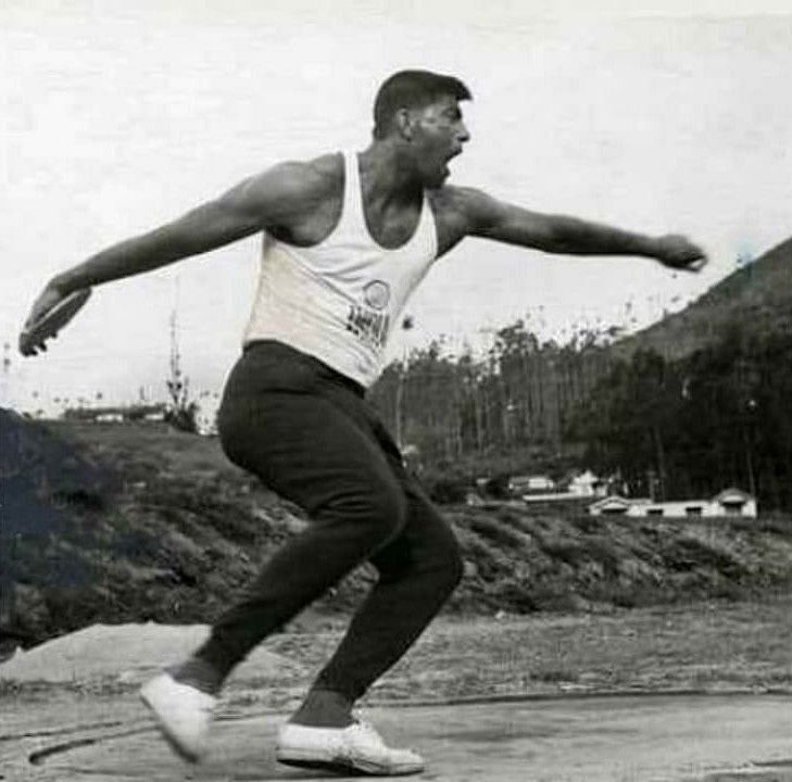 एक स्पोर्टिंग इवेंट के दौरान चक्का फेंकते प्रवीण कुमार.