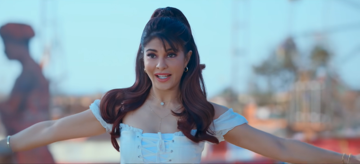 बच्चन पांडे की गर्लफ्रेंड सोफी के रोल में जैकलीन फर्नांडिस.