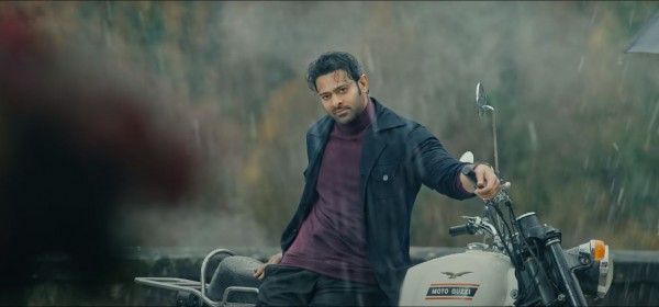 प्रभास ने एक हालिया इंटरव्यू में कहा था कि 'बाहुबली' के बाद वो सफल होने का प्रेशर बहुत ज़्यादा महसूस करते हैं. 13