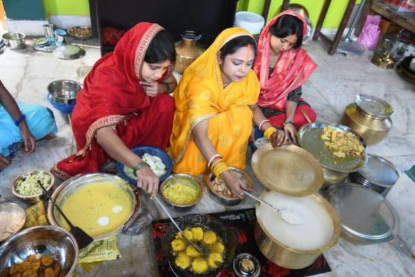 Women Cooking On Holi